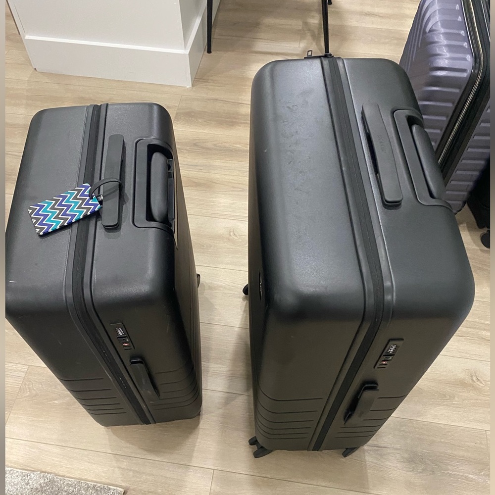 Monos Luggage Set